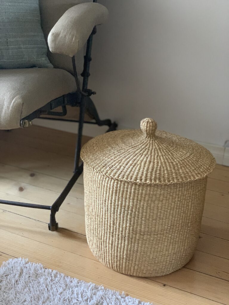 Storage Basket with lid L